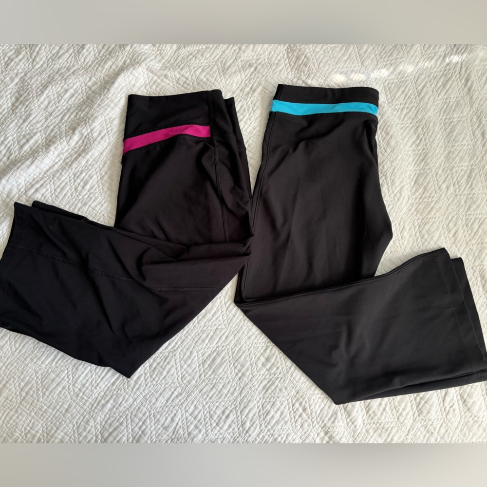 2 pair Nike dry fit Cropped leggings Medium